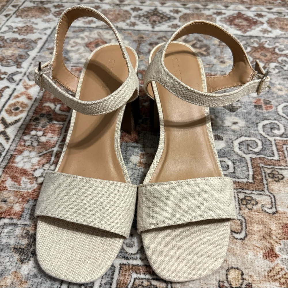 Old Navy Cream Women's Sandals